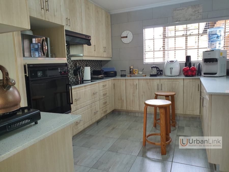 3 Bedroom Property for Sale in Safari Gardens North West